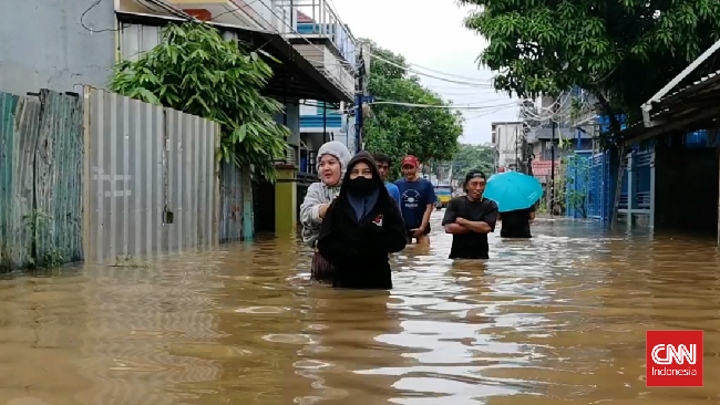 Banjir Jakarta Meluas Jumat Siang, 53 RT dan 3 Jalan Terendam