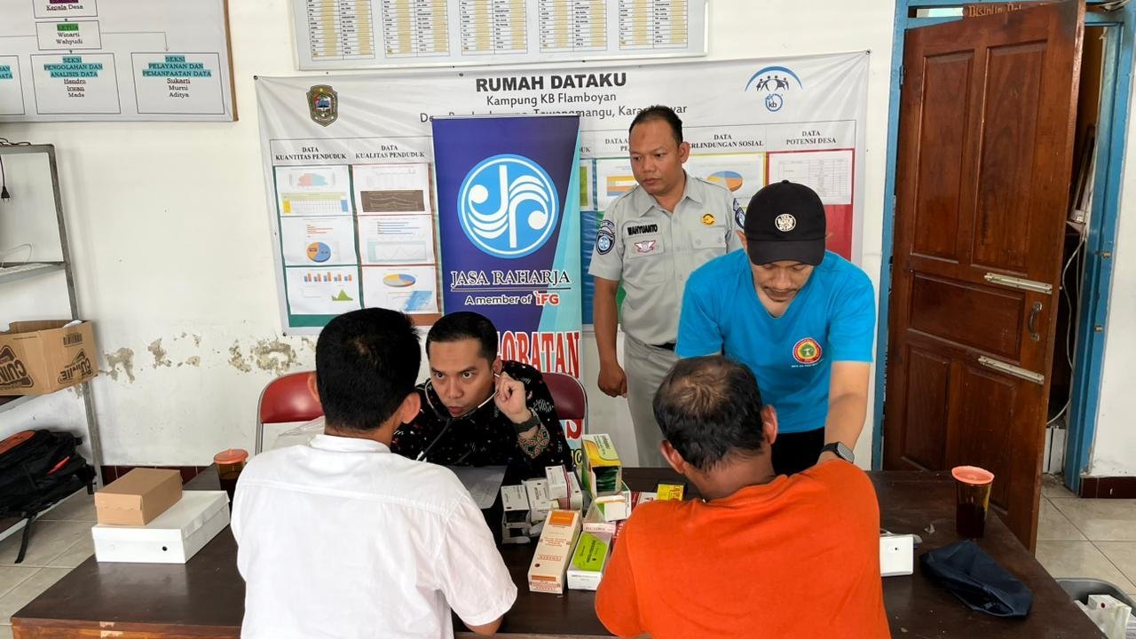 PT Jasa Raharja Cabang Sukoharjo Gelar Edukasi PPGD dan MUKL di Desa Bandardawung Kabupaten Karanganyar